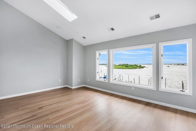 Building Photo - 1332 Ocean Ave