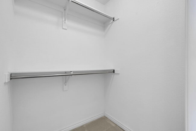 Building Photo - $2,540.95- 3 Bed, 3 Bath Townhome in Aurora with Central AC, In Unit Laundry and Patio Space!