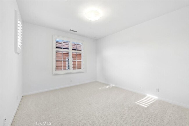 Building Photo - 99 Lupari