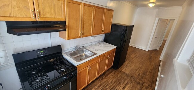 Building Photo - 4848 W Wrightwood Ave