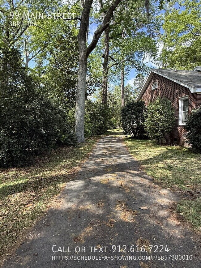 Building Photo - 99 Main St