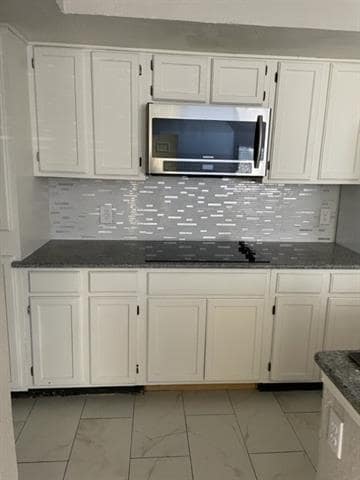 Building Photo - 9831 W Walnut St