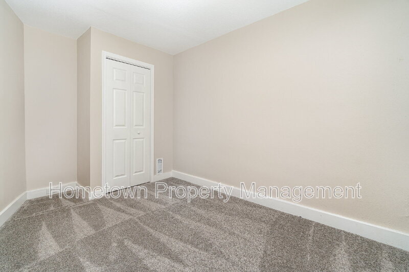 Building Photo - 321 W Mifflin St