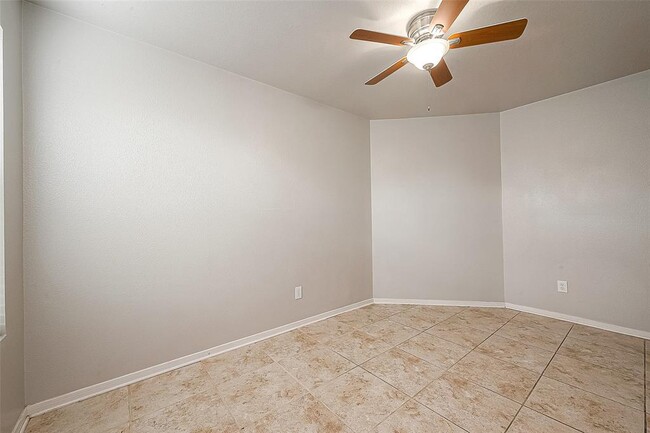 Building Photo - 1202 Sabine Brook Way