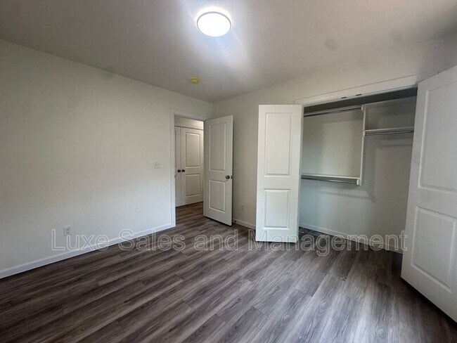 Building Photo - 8787 St George Way