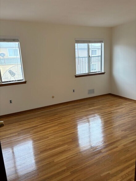 Building Photo - 608 Bergen St