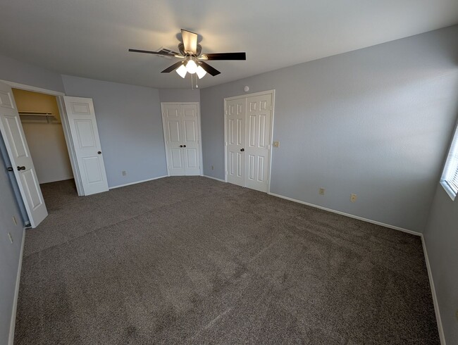 Building Photo - 3 Bedroom Patio Home in Joshua Village Nea...