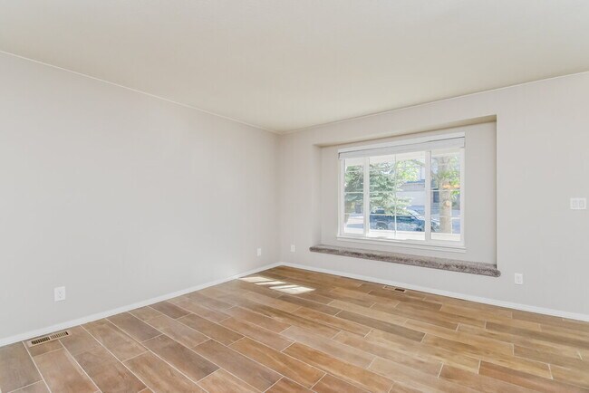 Building Photo - 8633 Bellcove Cir