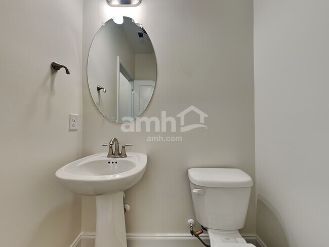 Building Photo - 1125 Amberly Wy