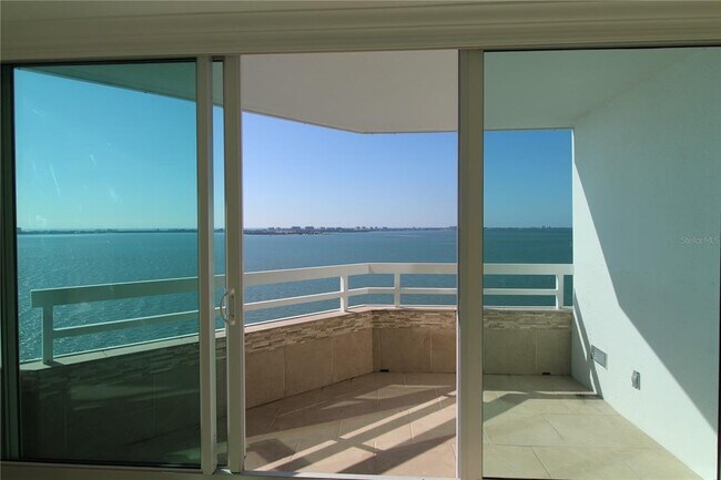 Building Photo - 988 Blvd of the Arts