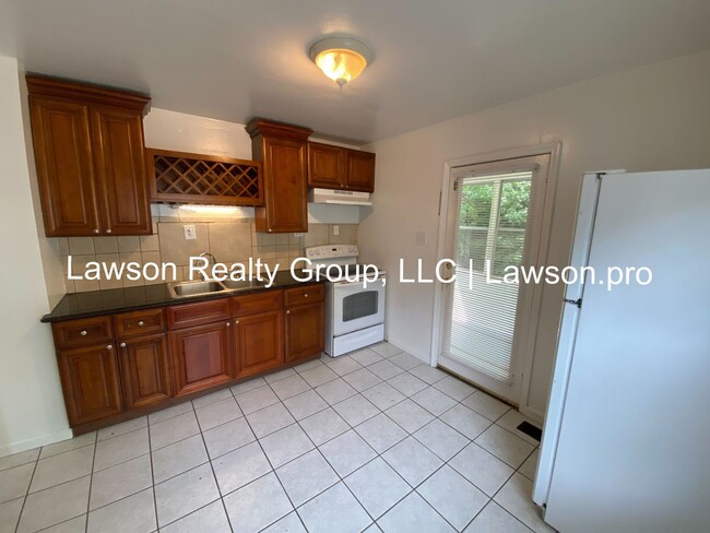 Building Photo - Two Bedroom Home In Salem with Spacious Ya...