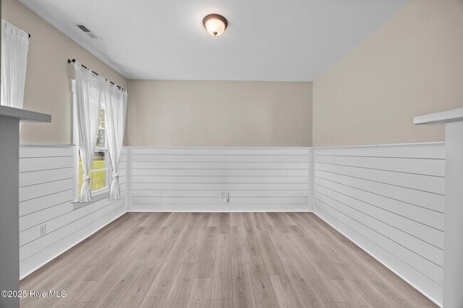 Building Photo - 3506 Sir James Ln