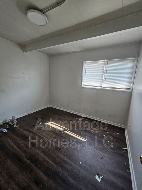 Building Photo - 827 N 70th Terrace