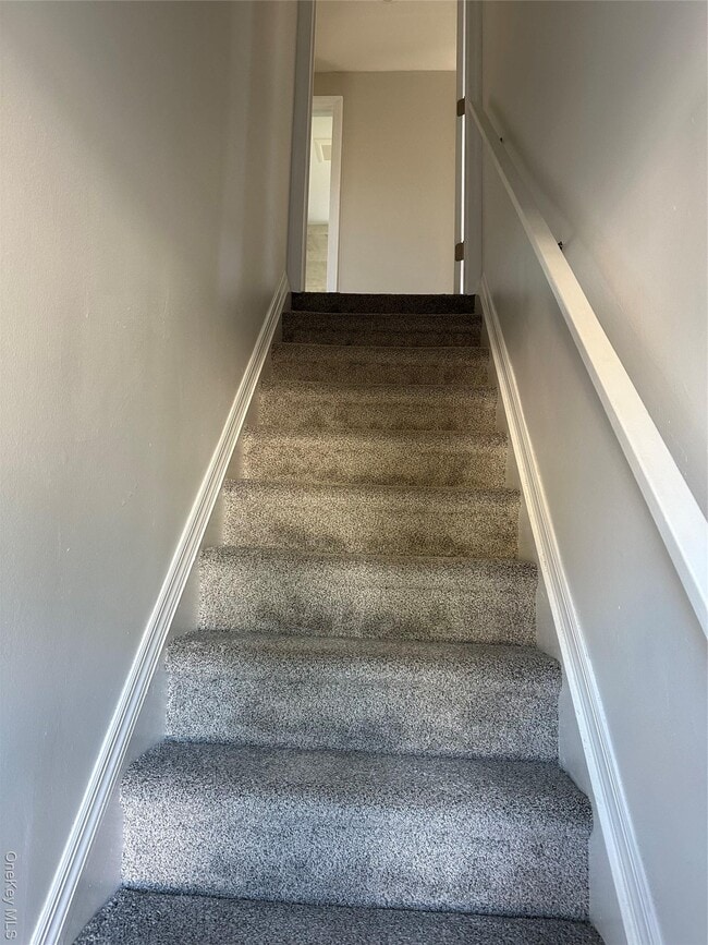 Building Photo - 753 S Walnut St