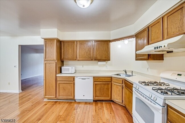 Building Photo - 536 Elsie Ave