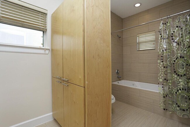 Building Photo - 3507 Mosley Ct