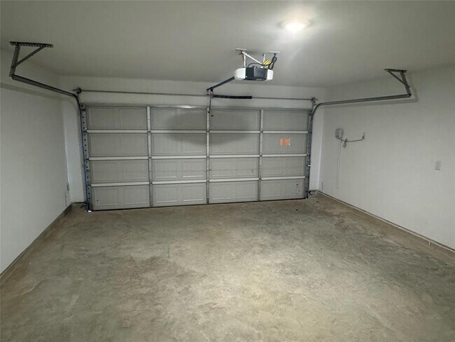Building Photo - 26706 Feather Reed Dr
