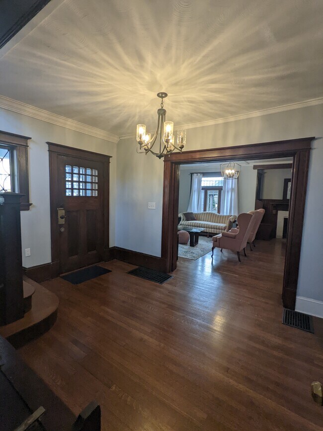 Building Photo - 171 Lincoln St