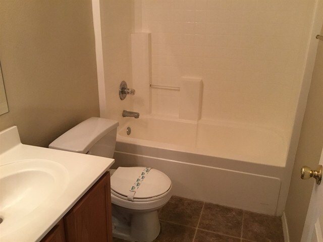 Building Photo - 8644 W Kathleen Rd