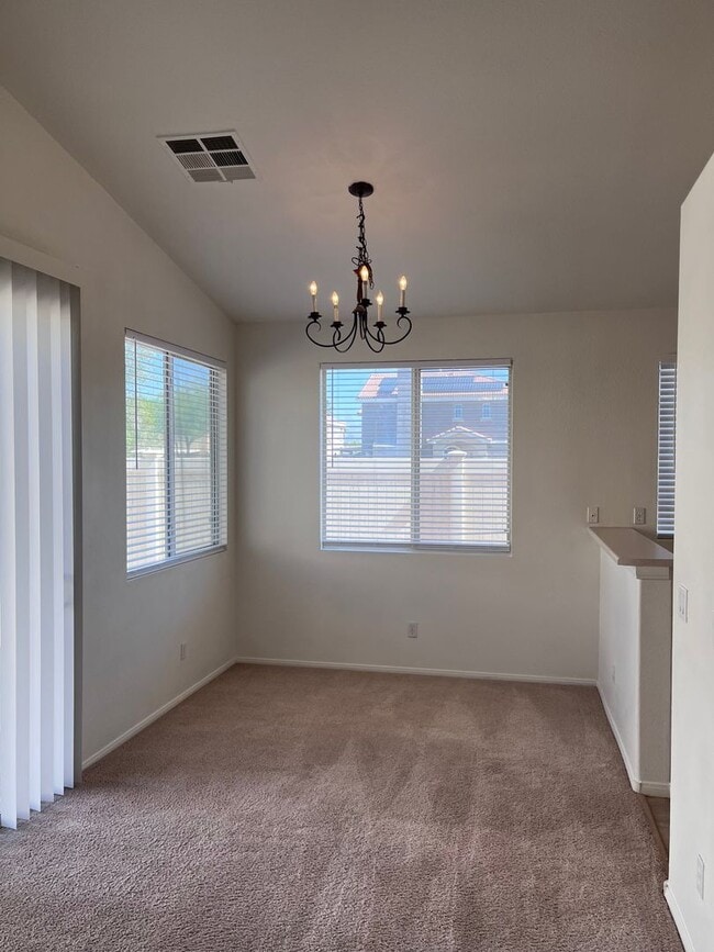 Building Photo - Single Story - 2 bedroom (Gated)