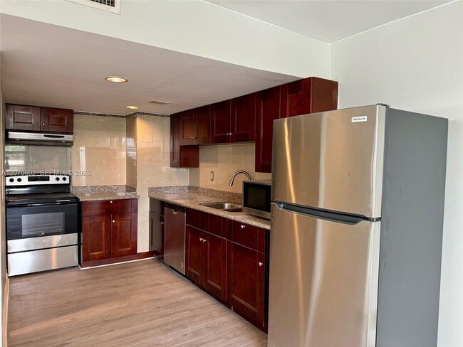 Building Photo - 3702 NE 171 St