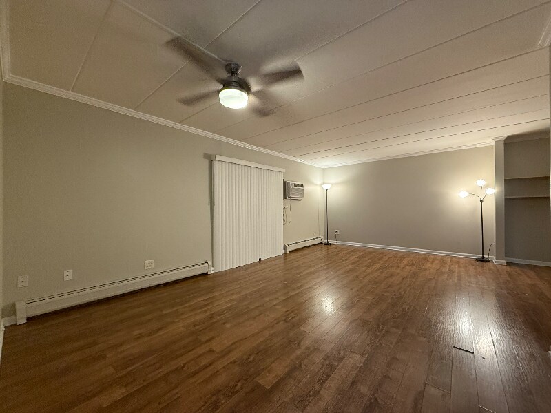 Building Photo - 154 E Bailey Rd