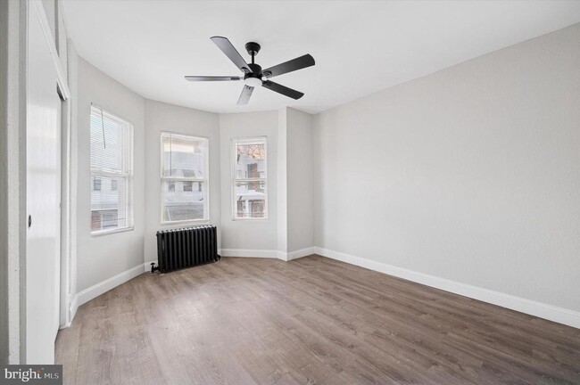 Building Photo - 5517 Jane St