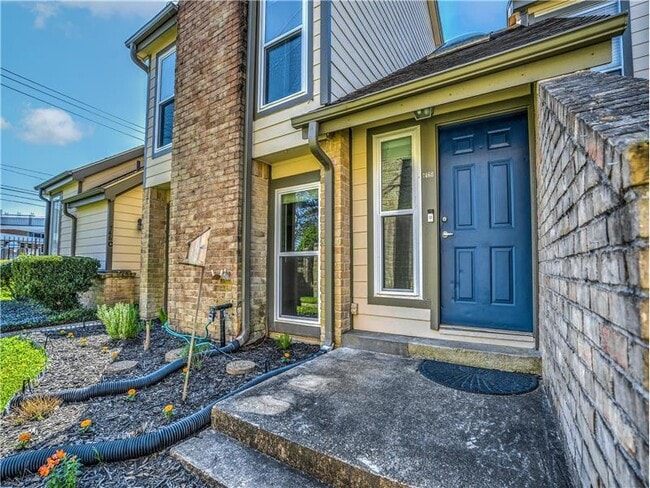 Building Photo - 746 Country Pl Dr