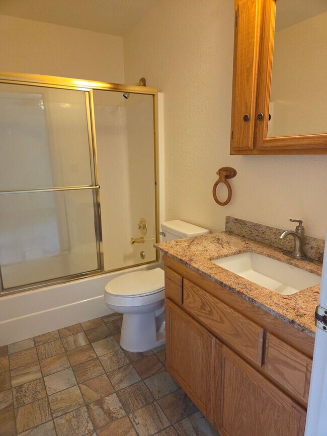 Building Photo - Discover Your Dream Home