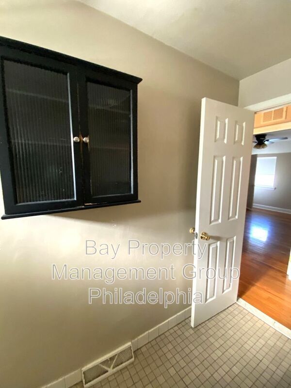 Building Photo - 12 E Jefferson St