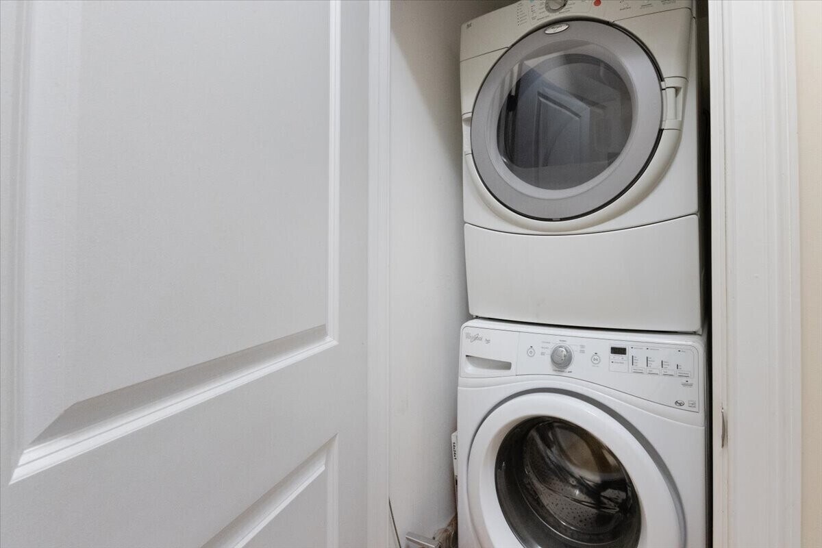 Building Photo - 9 Worthington St