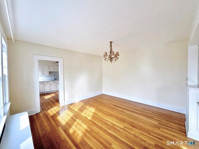 Building Photo - 113 Ellsworth St