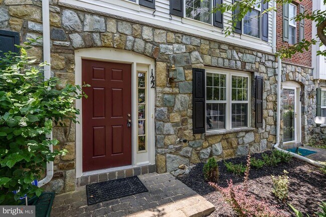 Building Photo - 122 Elmcroft Blvd