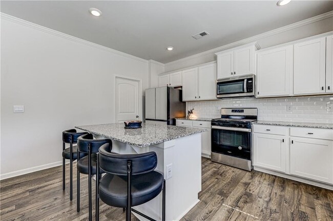 Building Photo - 3154 Ellenton Dr