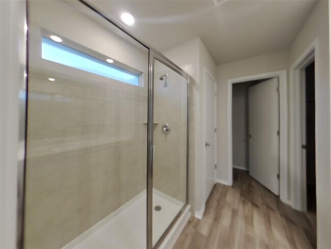 Building Photo - 5217 Saddle Clb Dr