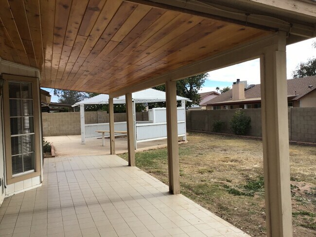Building Photo - Comfortable 3-Bed, 2-Bath Home in Glendale!