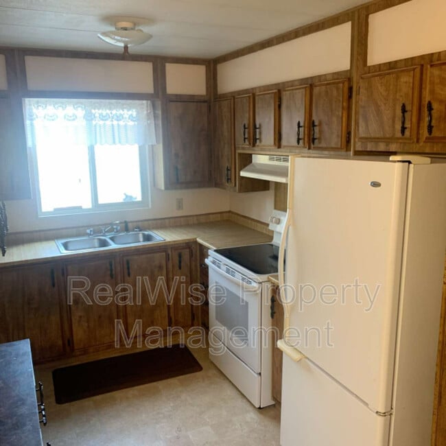Building Photo - 4620 Redwood Ave