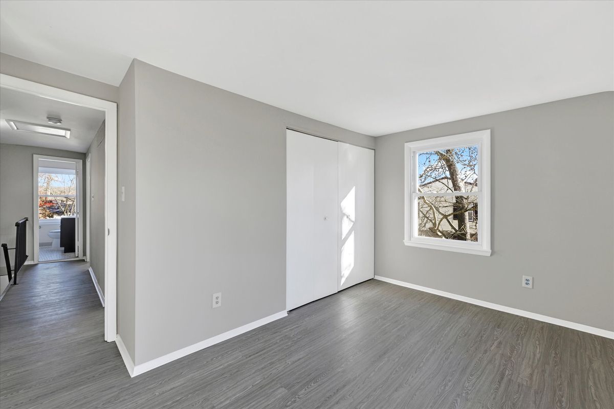 Building Photo - 3433 Saluda Rd