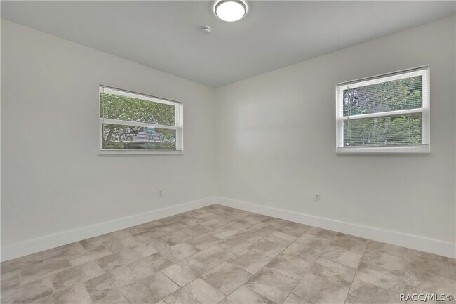 Building Photo - 1019 E Turner Camp Rd