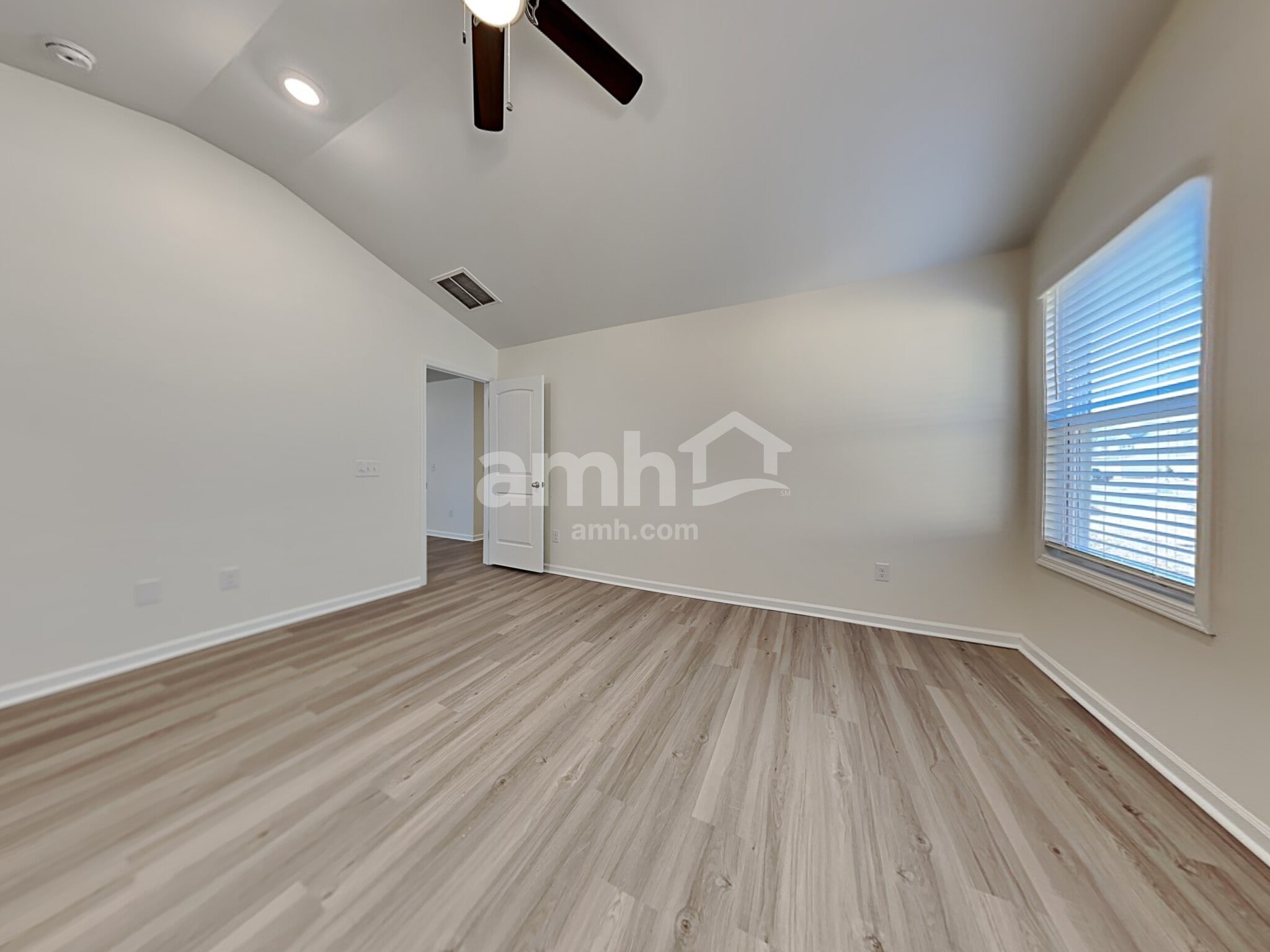 Building Photo - 1197 Dogwood Nck Dr