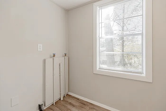 Building Photo - 712 2nd Way