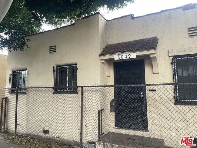 Building Photo - 6009 S Halldale Ave