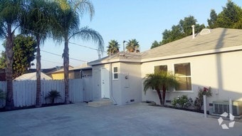 Building Photo - 5419 Willowcrest Ave