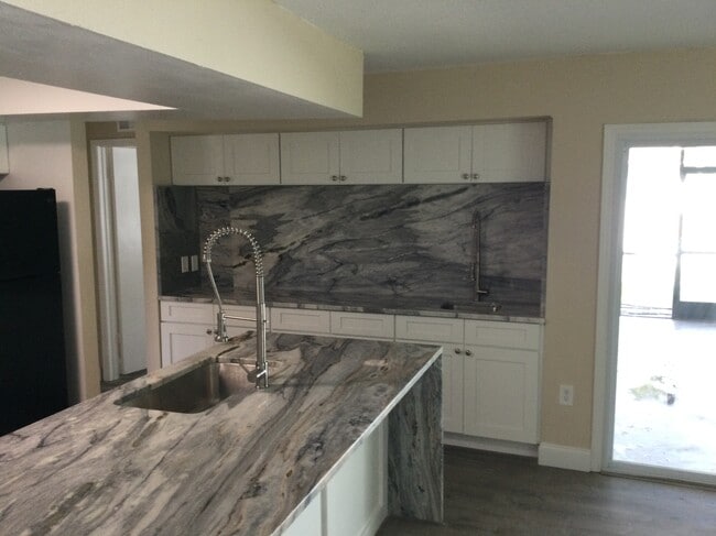 Building Photo - 13138 Misty Ln