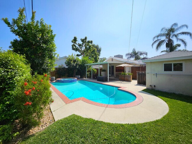 Building Photo - COMING SOON- Charming Single Family Home with Pool in Burbank