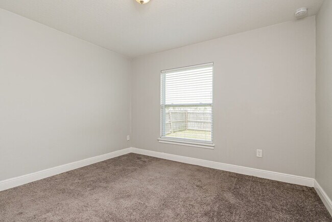 Building Photo - 437 Britten Dr