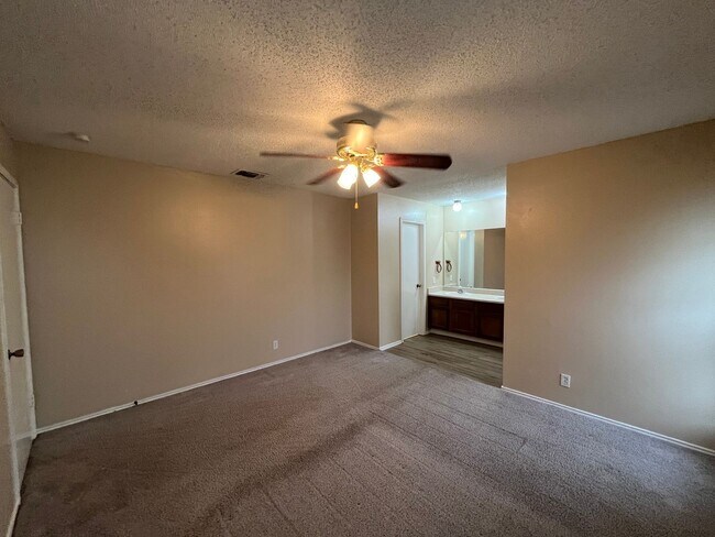 Building Photo - 7026 Silver Canyon