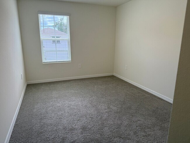 Building Photo - 5124 SW 48th Ln