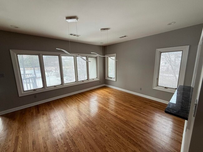 Building Photo - 765 Sweetbrier Rd