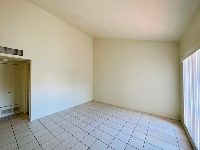 Building Photo - 3231 E Presidio Rd